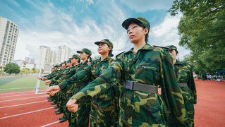 在重复里看见的光